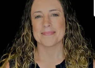 Liz Robbins