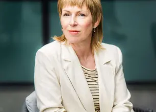 Yolande De Vries