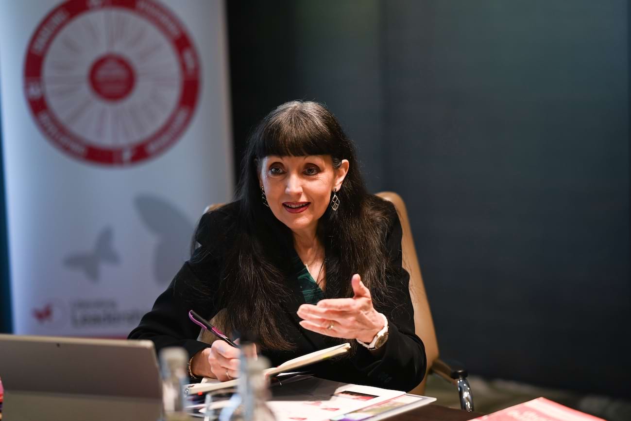 Ali Stewart, Bestselling Author and Leadership Expert Talks Impact